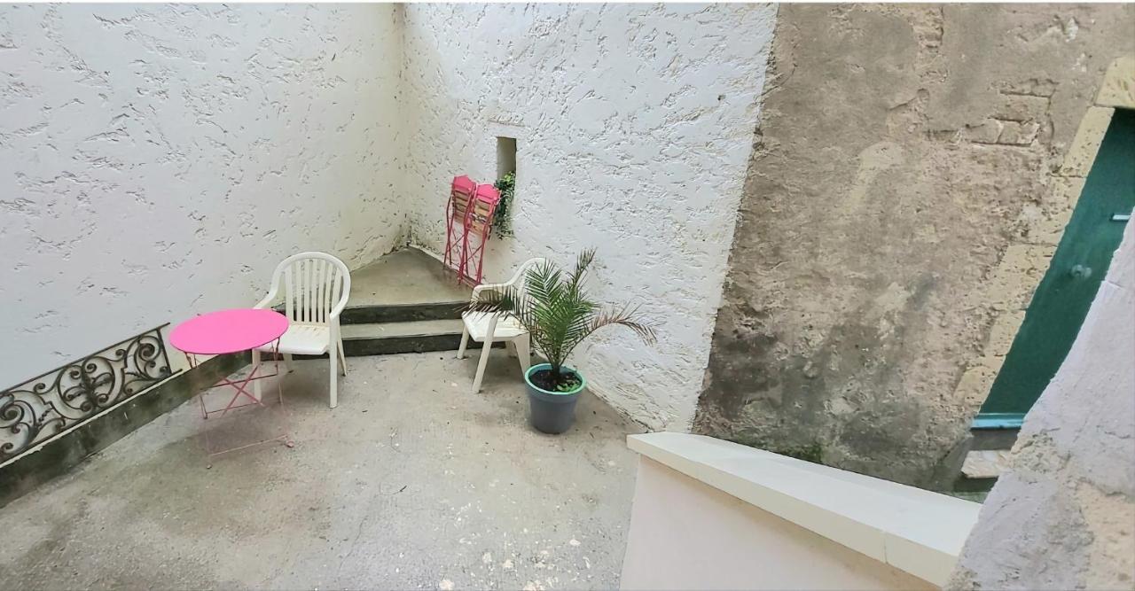 Maison De Ville Avec Terrasse "La Sympathique" Jonzac Ngoại thất bức ảnh